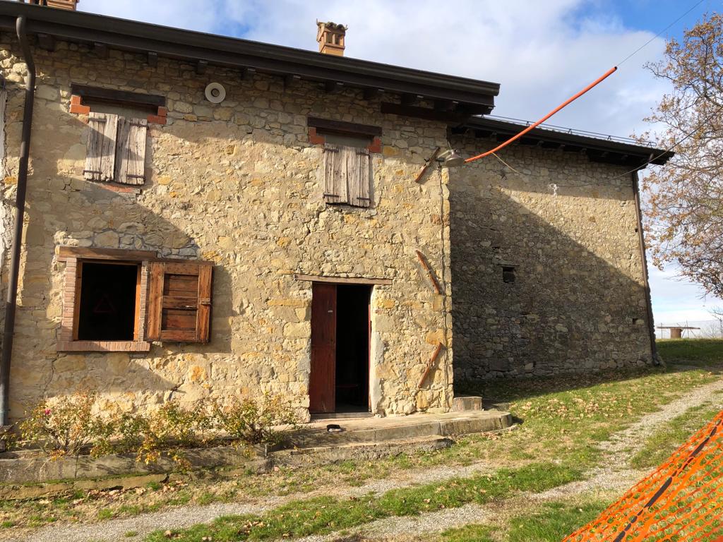 PORZIONE DI CASA in zona Canossa a Canossa