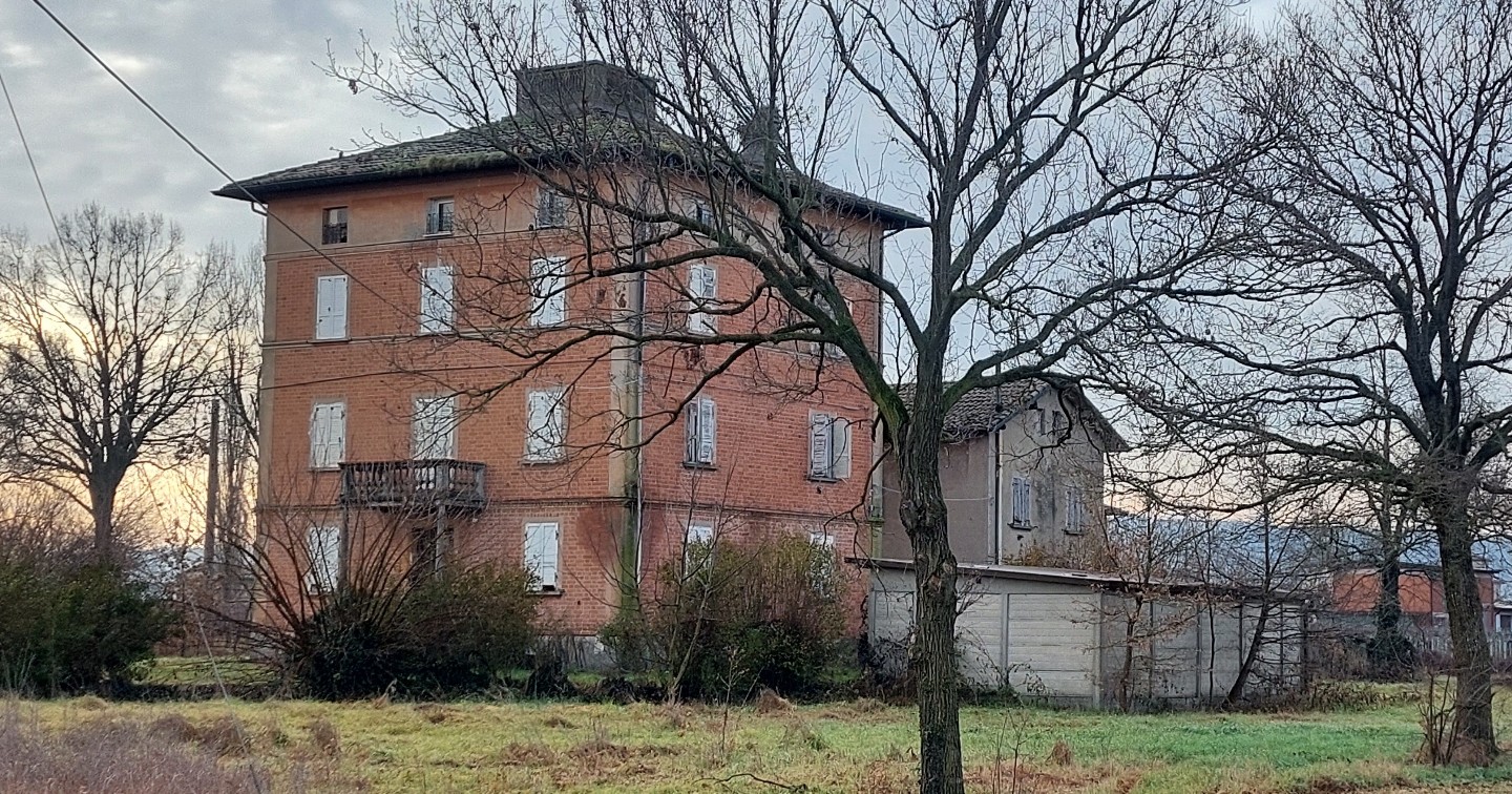 CASA SINGOLA in zona Sabbione a Reggio Emilia