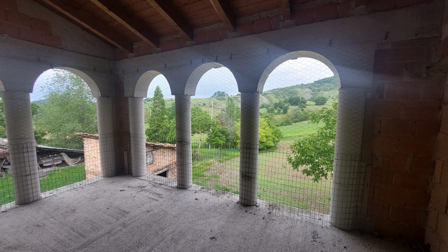 PORZIONE DI CASA in zona Canossa a Canossa