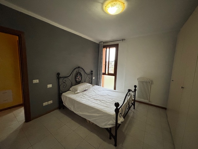 APPARTAMENTO 2 CAMERE in zona Casina a Casina